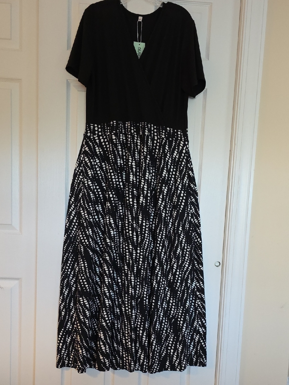 Black and White Short-Sleeve Printed Maxi Dress